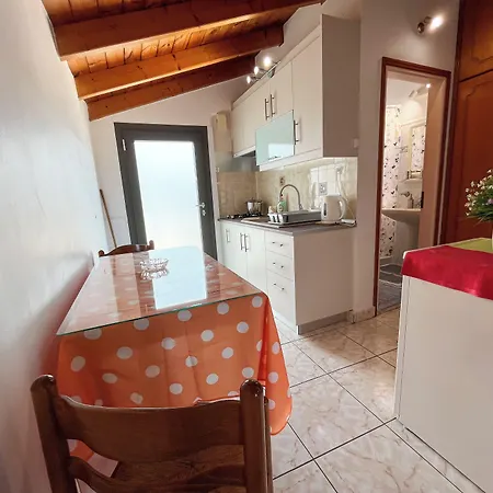 페타스 아파트먼트 자킨토스 타운