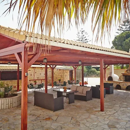 페타스 아파트먼트 자킨토스 타운